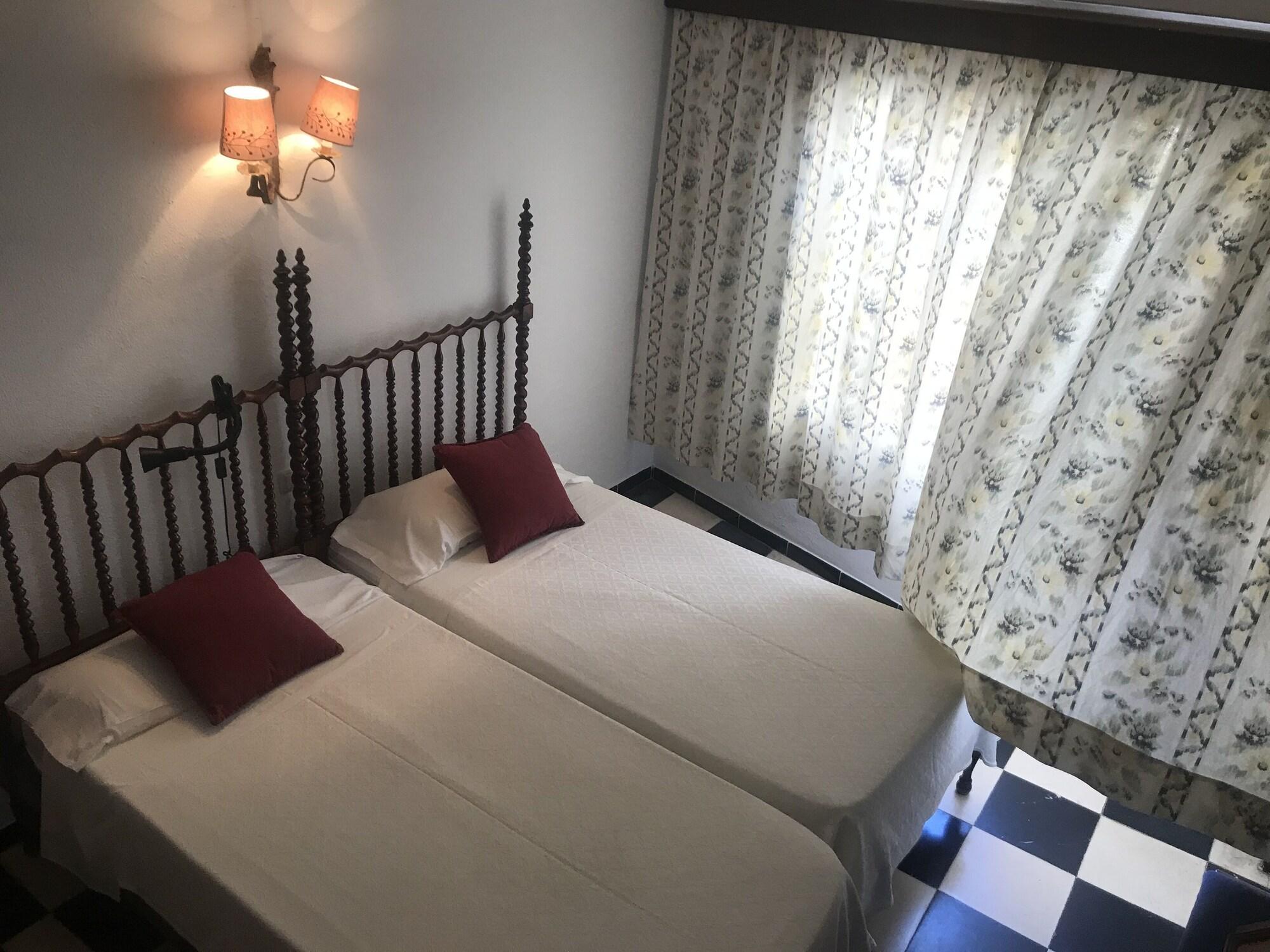 Hostal Cas Bombu Кала Ратьяда Экстерьер фото