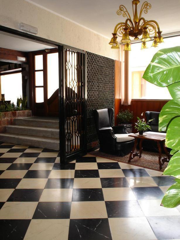 Hostal Cas Bombu Кала Ратьяда Экстерьер фото